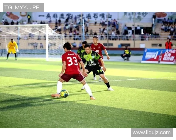 那些在绿茵场上闪耀的帅气足球明星们的魅力与风采