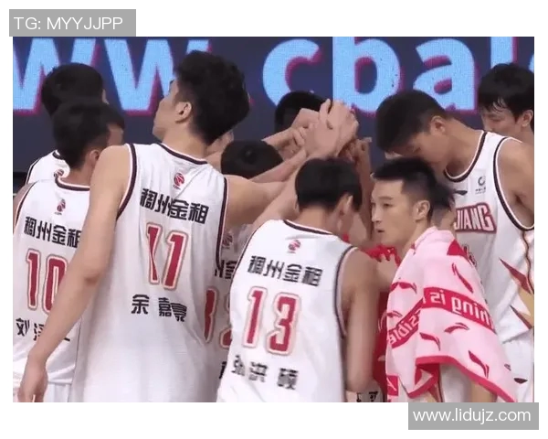 重庆羽毛球队以72分稳居冠军赛积分榜首位展现强劲实力