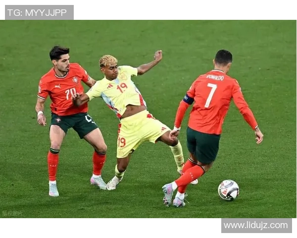 小鲜肉与足球明星的青春对决谁能赢得更多粉丝的心与热爱